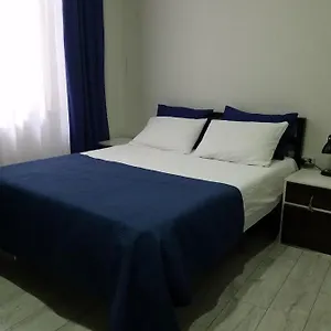 Nino's In The Center Of Апартаменты